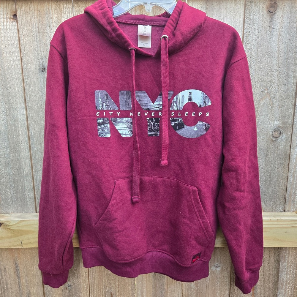 Vintage Style NYC Maroon Graphic Hoodie Small • City Never Sleeps